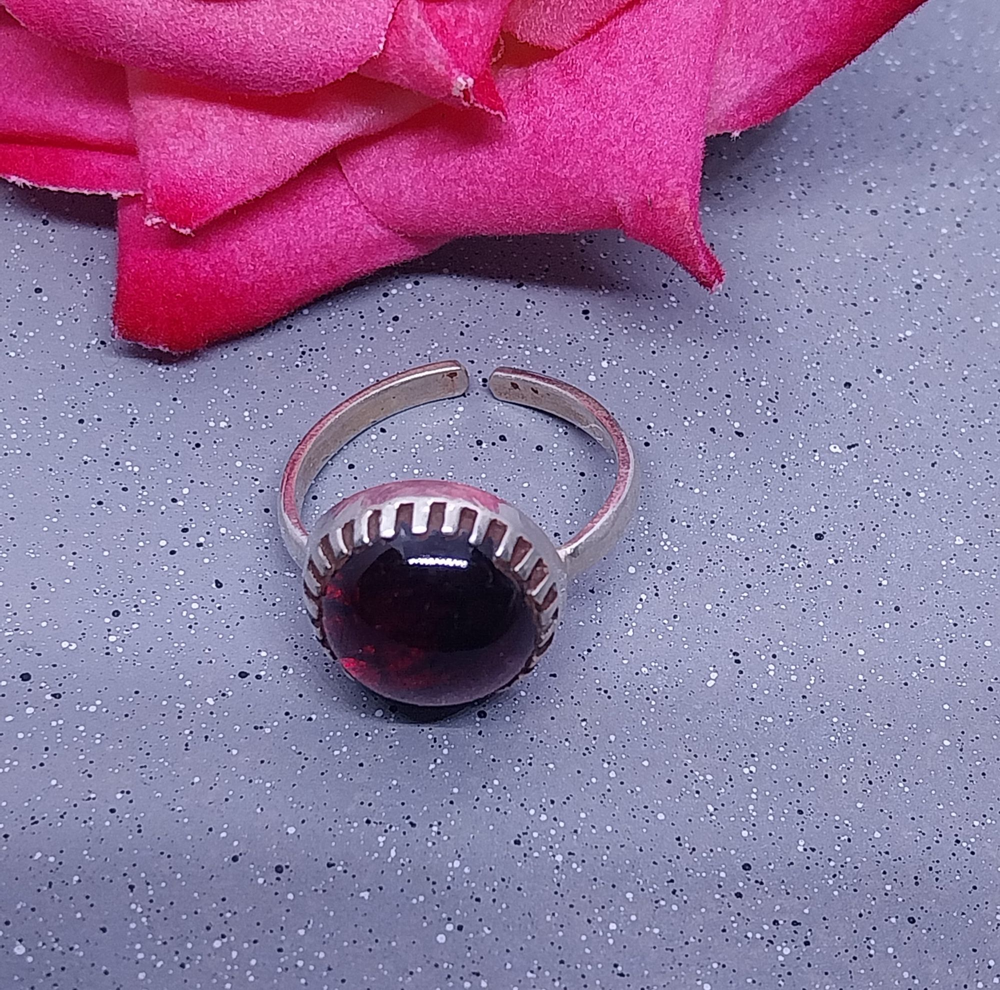 VATAVE 925 SILVER RING WITH GARNET GENSTONE FOR GIRLS AND WOMEN