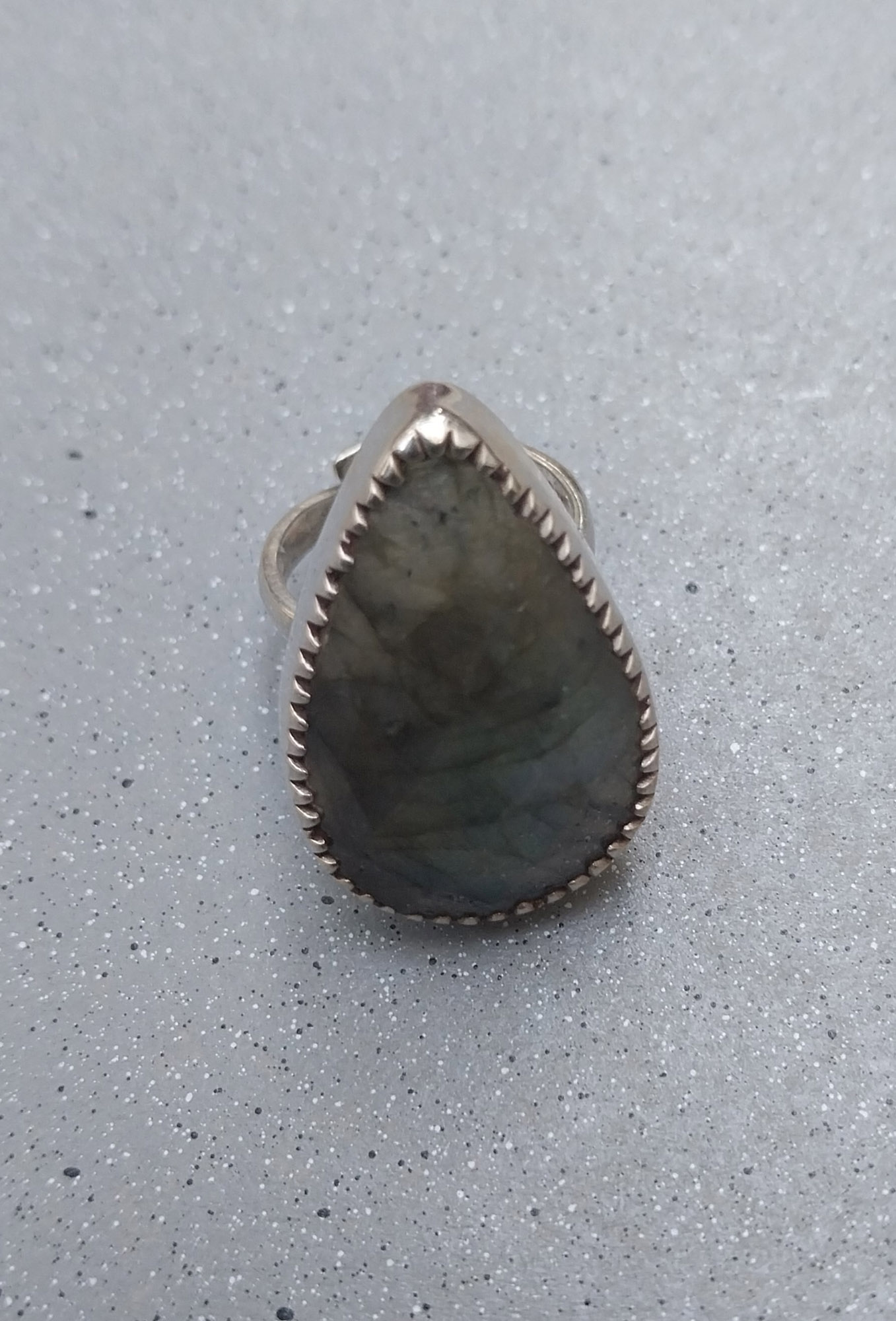 Vatave 925 SIlver Ring WIth Laboride Gemstone