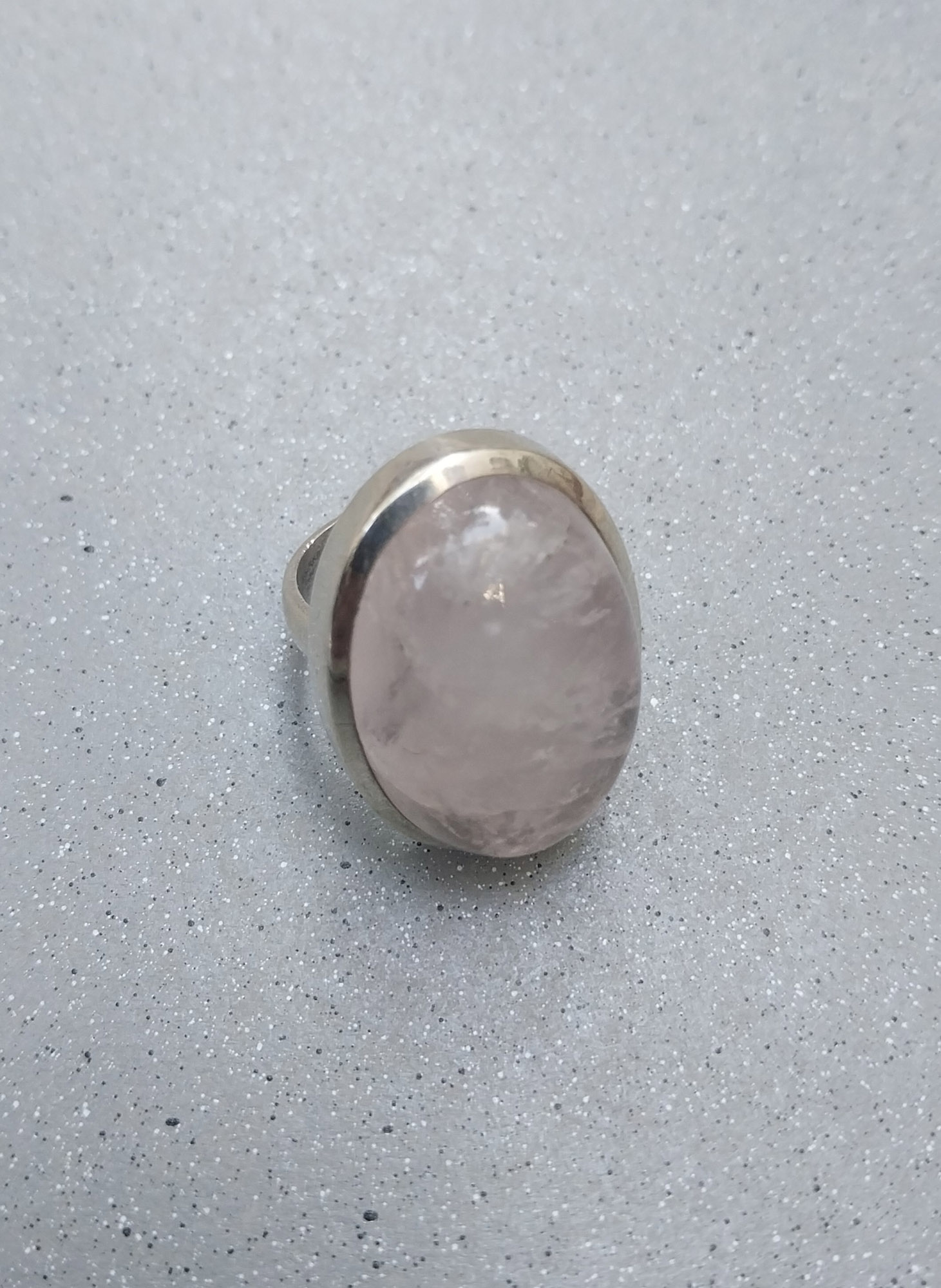 Vatave 925 Silver Ring WIth Rose Quartz Gemstone