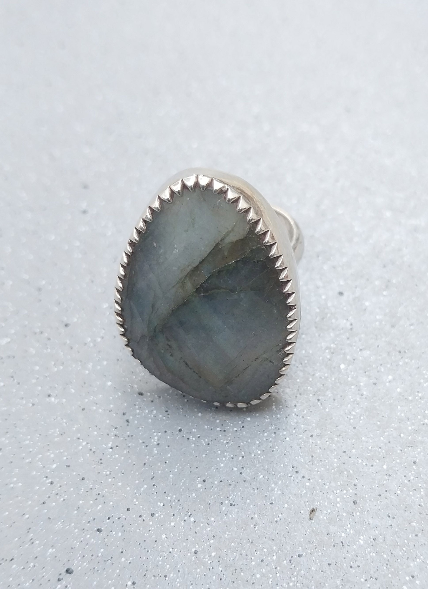 Vatave 925 Silver Ring With Laboride Gemstone