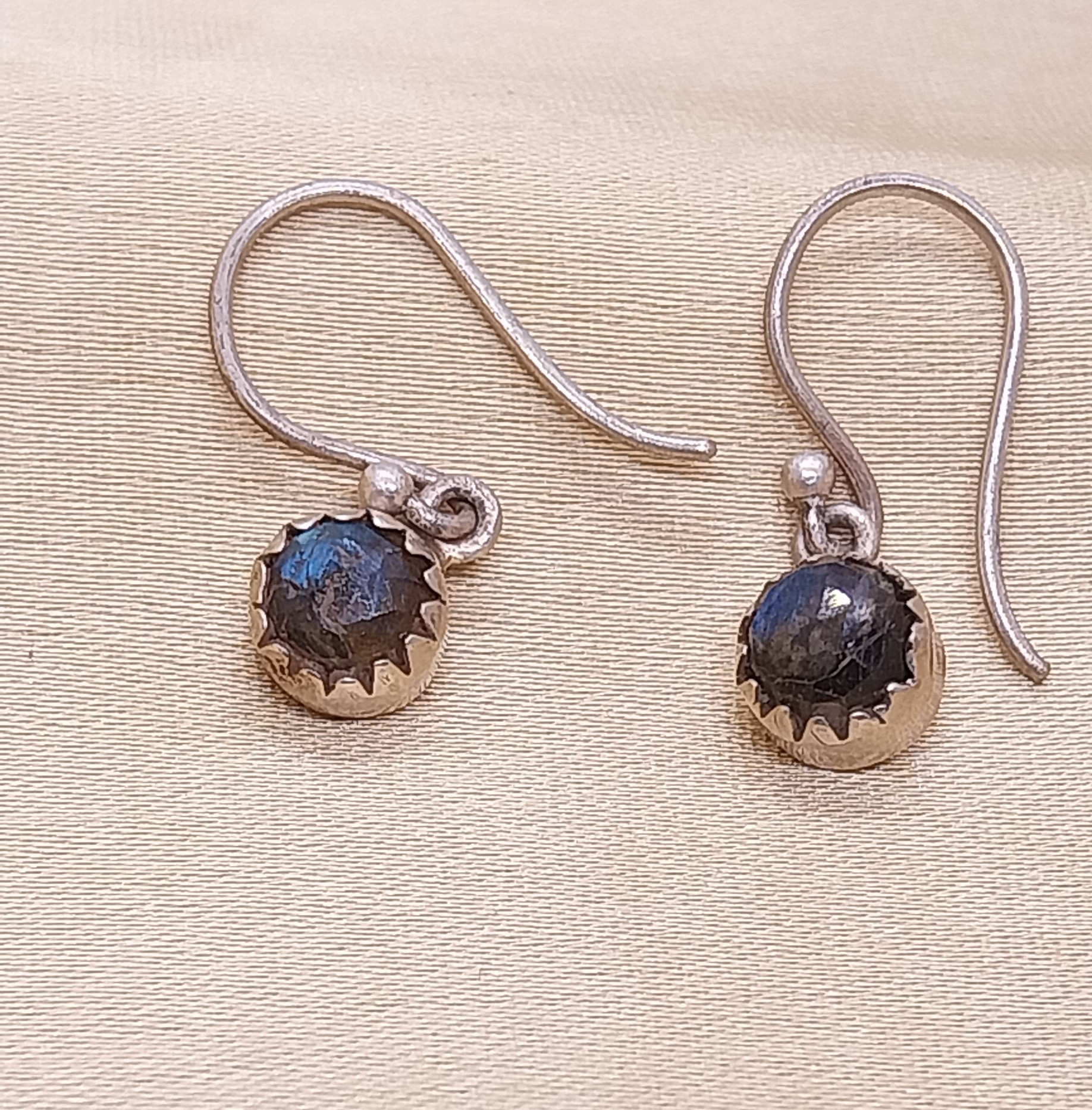 VATAVE 925 SILVER EARRINGS WITH LABORIDE GEMSTONE
