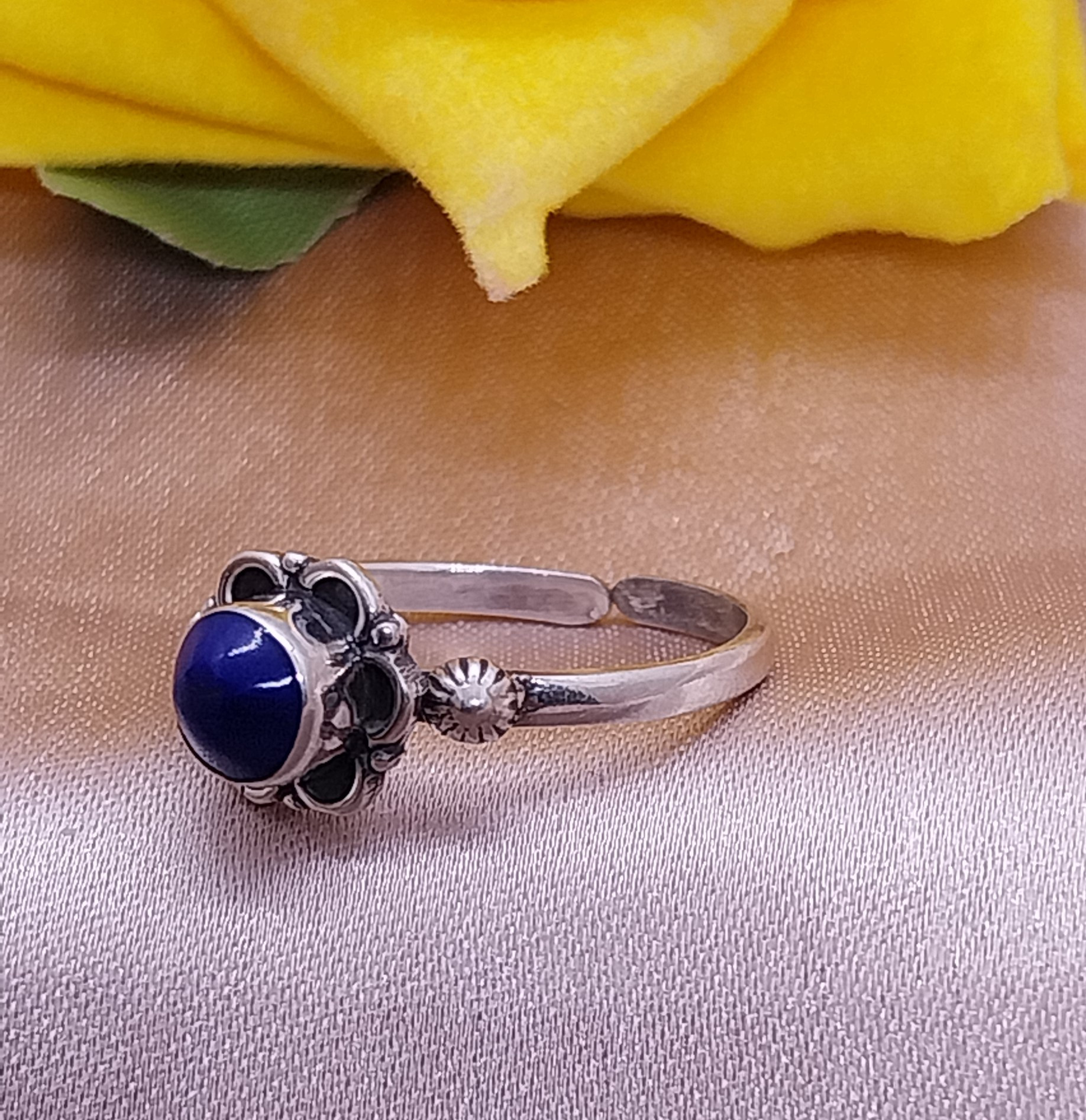 VATVAE 925 SILVER RING WITH ROUND SHAPE LAPIS GEMSTONEFOR GIRLS FOR ALL OCASSION