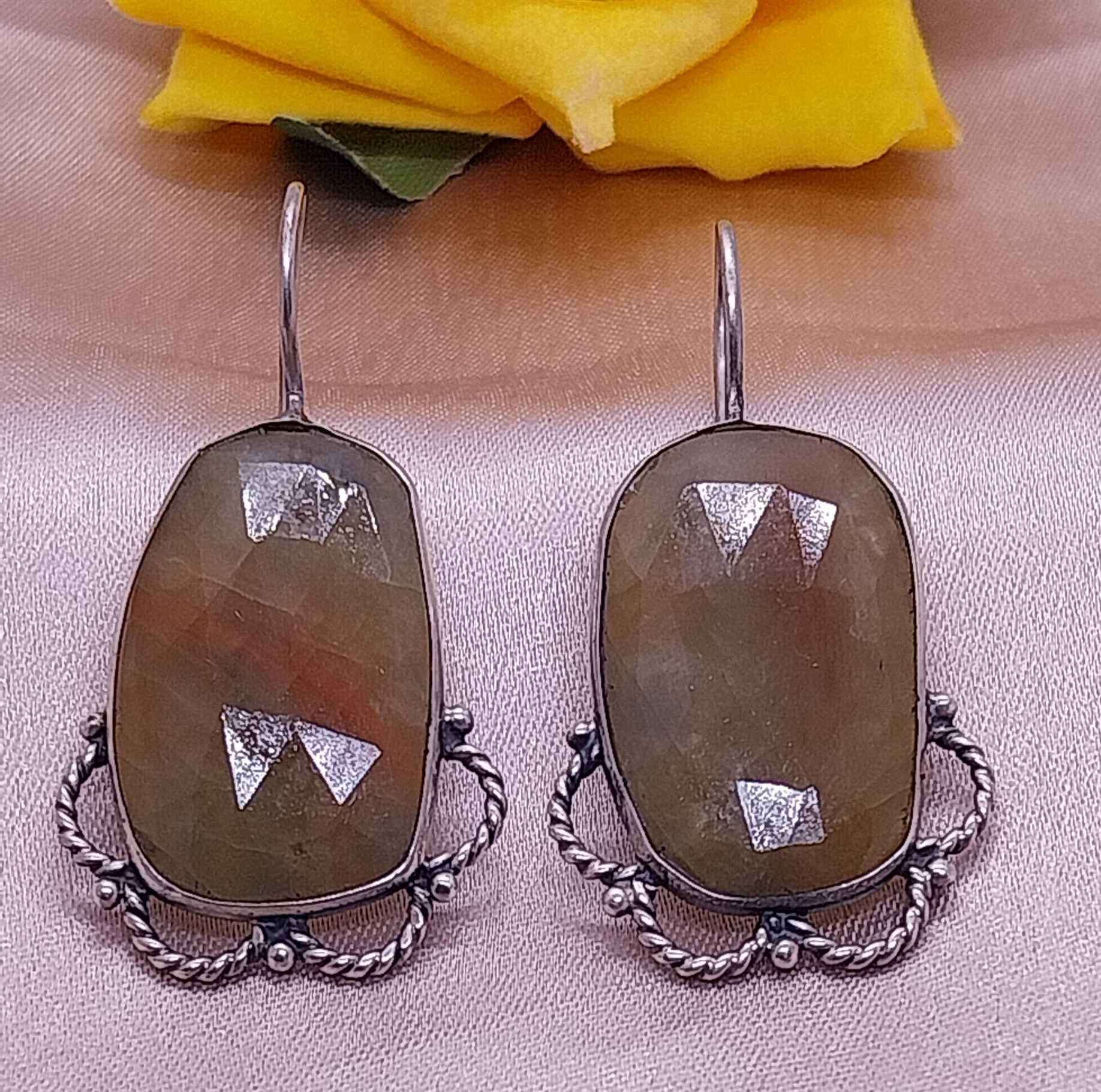 VATAVE 925 SILVER EARRING FOR GIRLS AND WOMEN OVAL SHAPE YELLOW COLOR GEMSTONE FOR GIRLS AND WOMEN