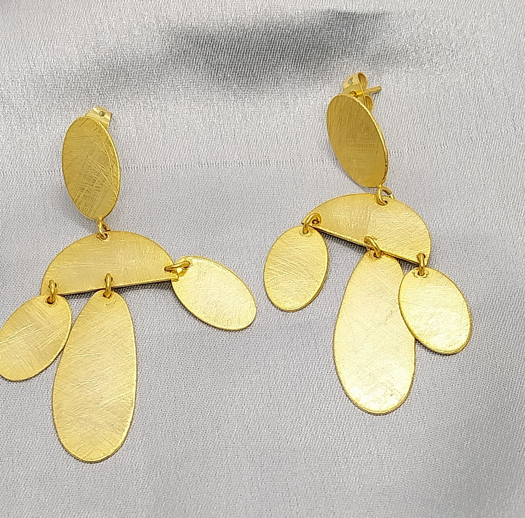 VATAVE 22k GOLD PLATED EARRING FOR GIRLS ATTRACTIVE DESIGN