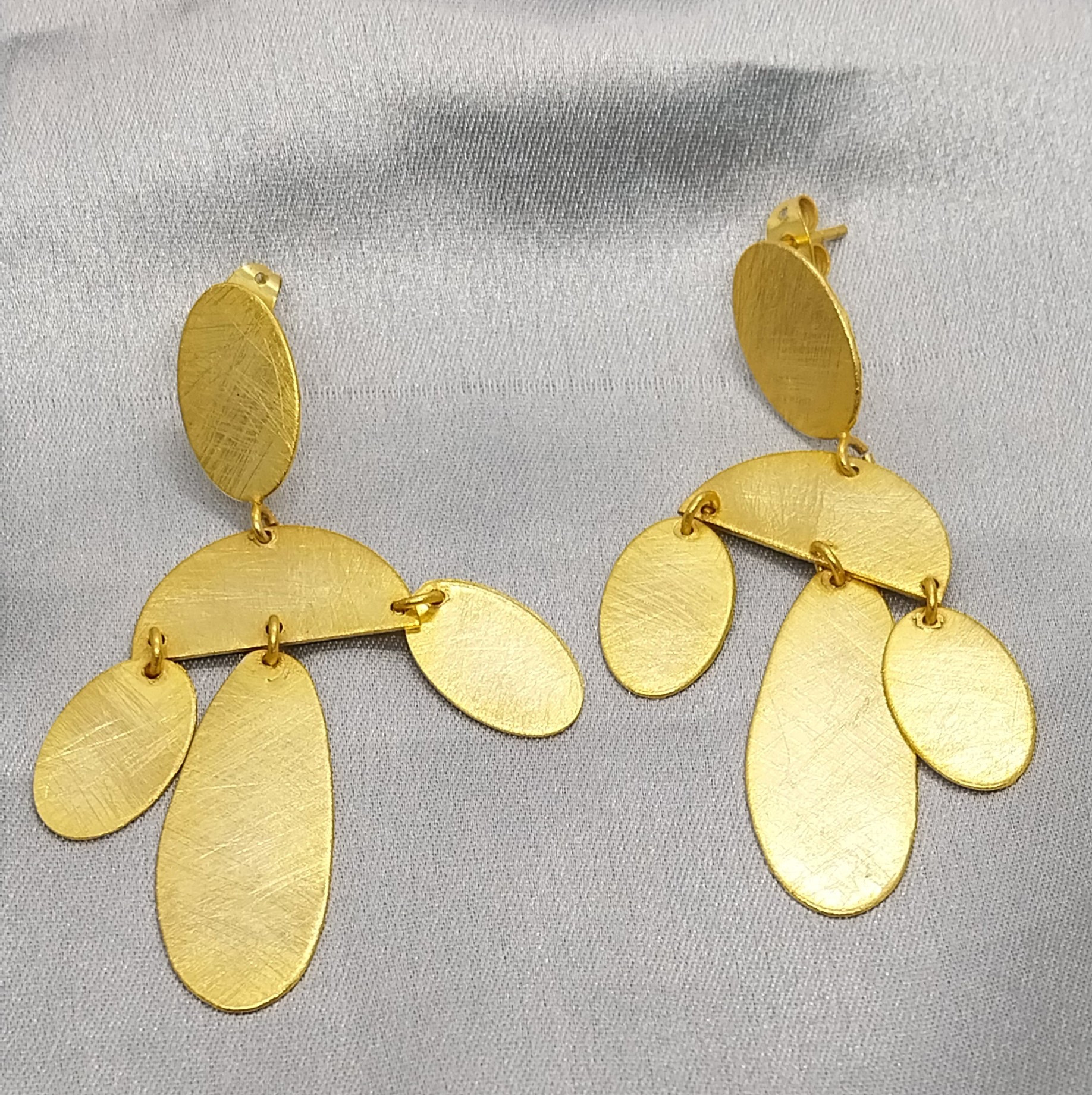 VATAVE 22k GOLD PLATED EARRING FOR GIRLS ATTRACTIVE DESIGN