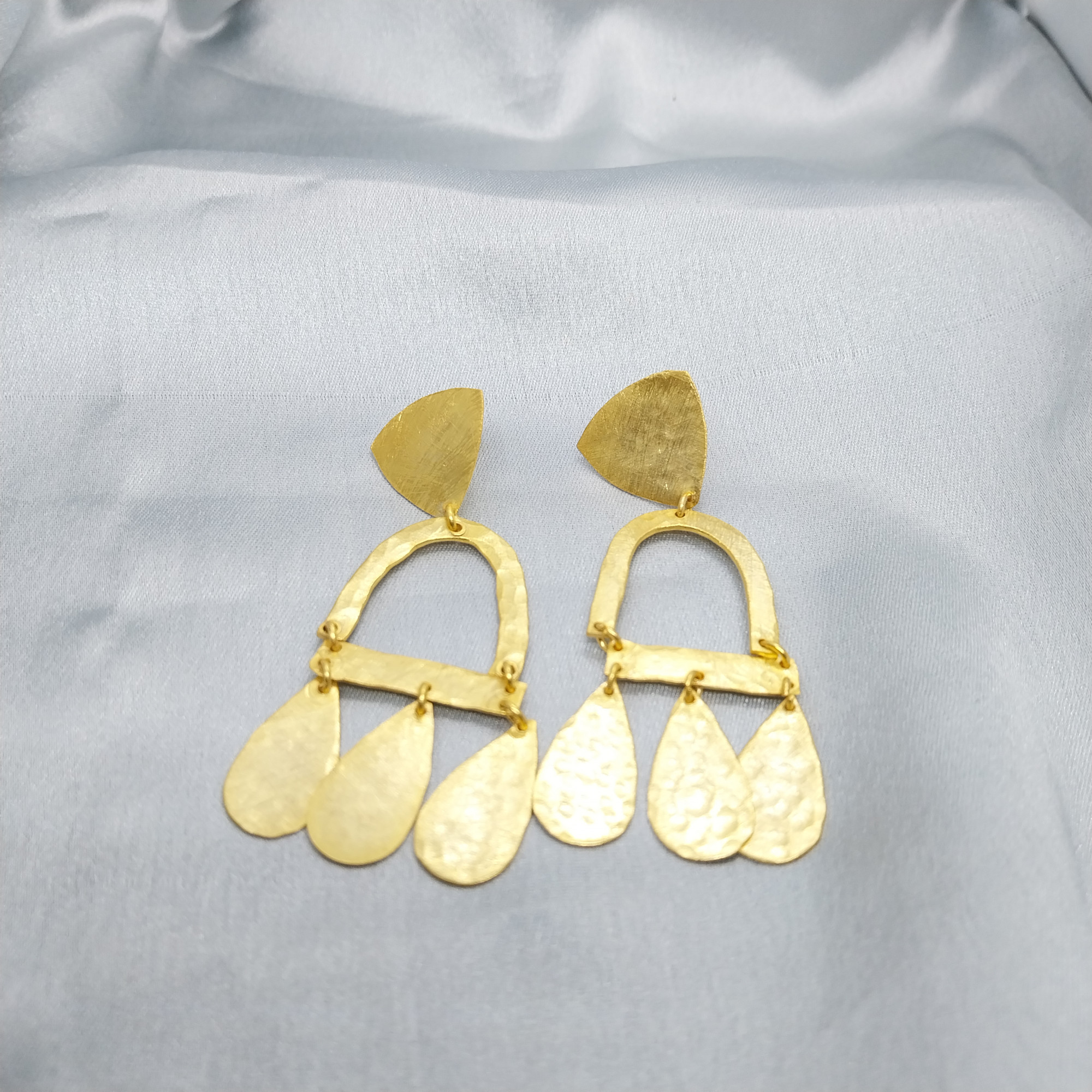VATAVE 22k GOLD PLATED BRASS MULTI PETAL EARRING