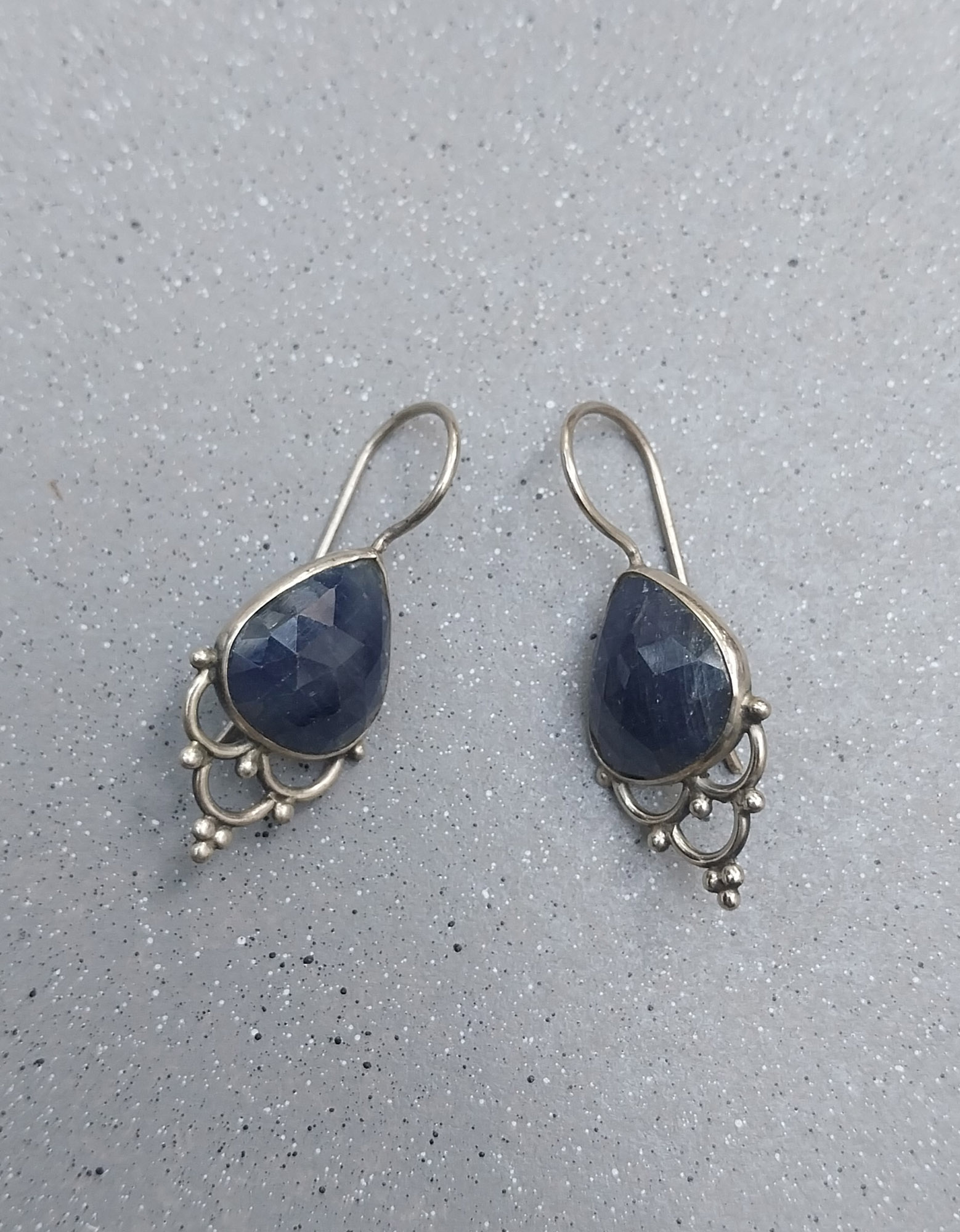 Vatave 925 Sterling Silver Earrings Blue Color With Gemstone