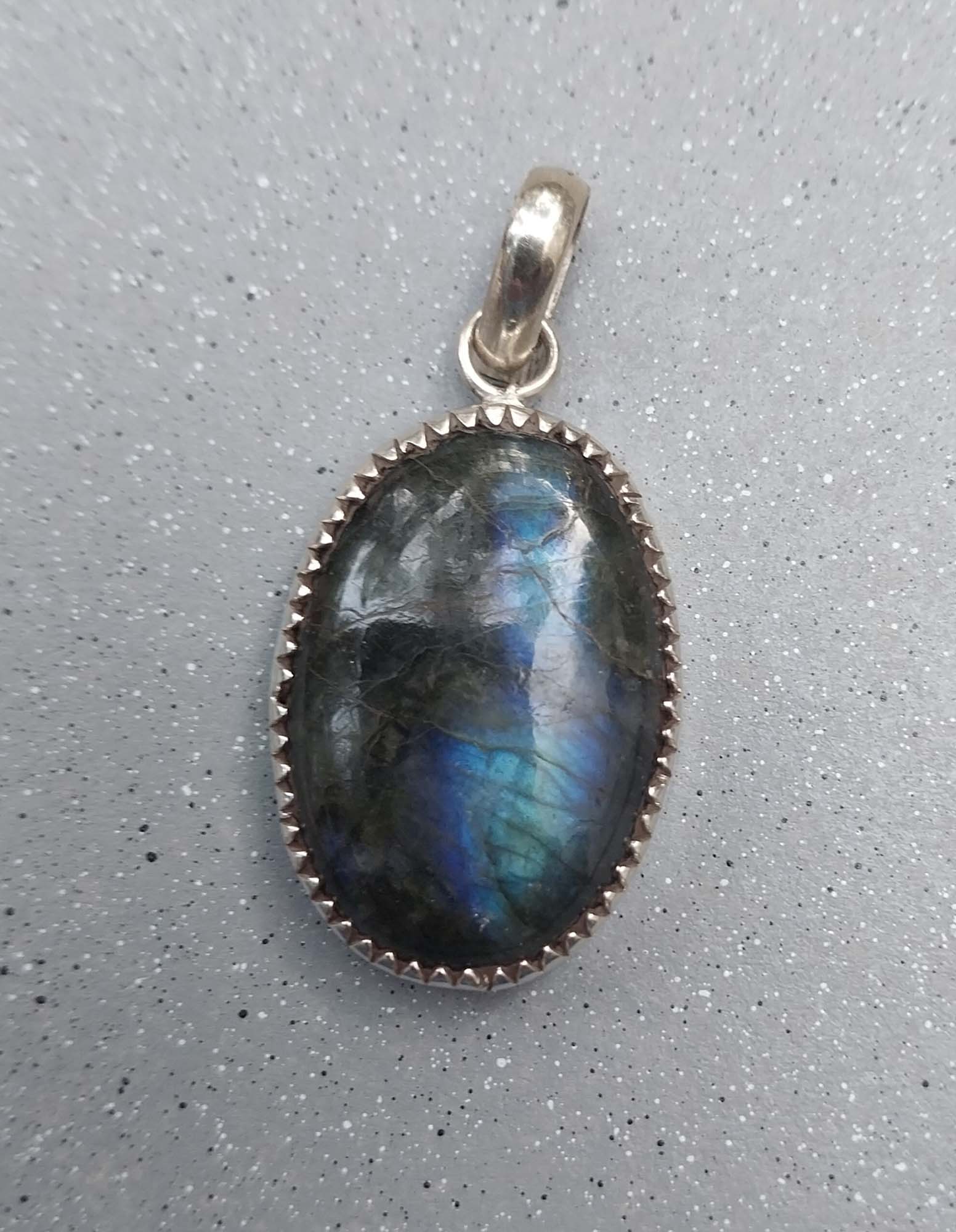 VATAVE 925 Silver Jewelry Pendnat With Oval Shape Laboride