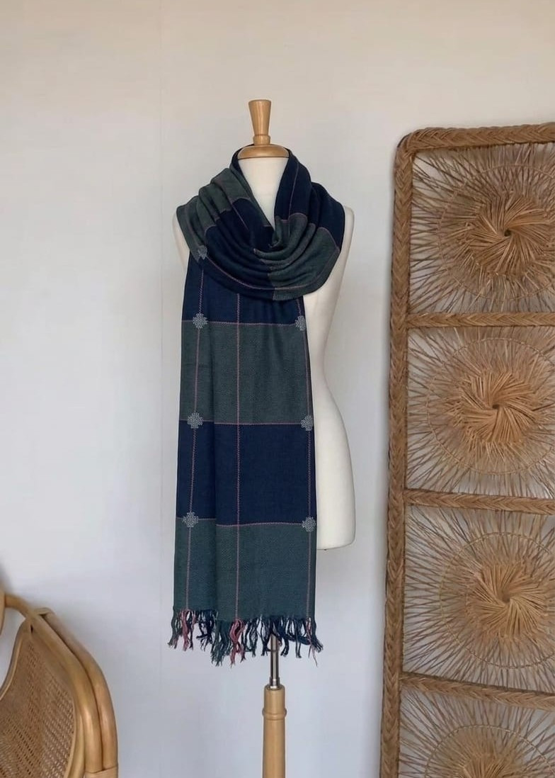 Nocturne Ember Grid Shawl
