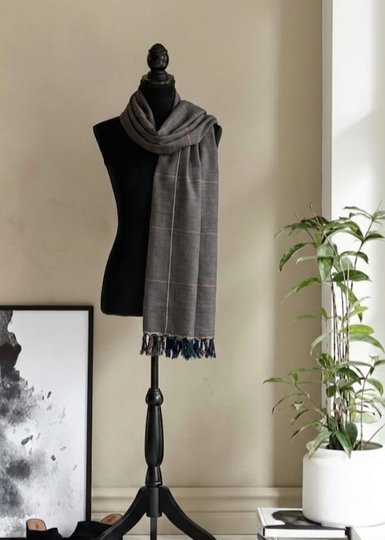 Ashen Grid  Highlands Shawl