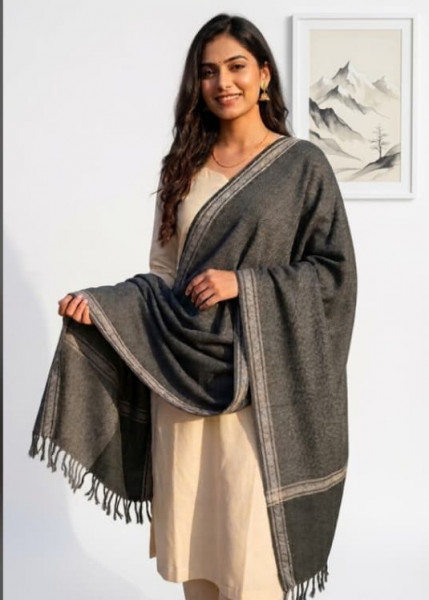 Image of Noir Crest Shawl